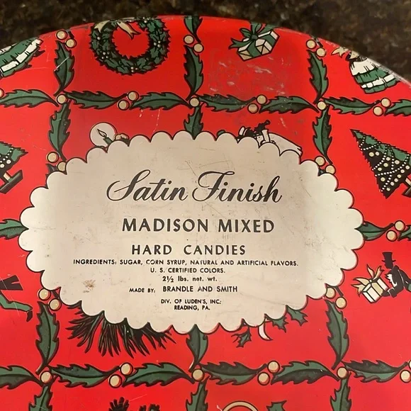 Vintage Christmas Candy Tin - Picture 9 of 9